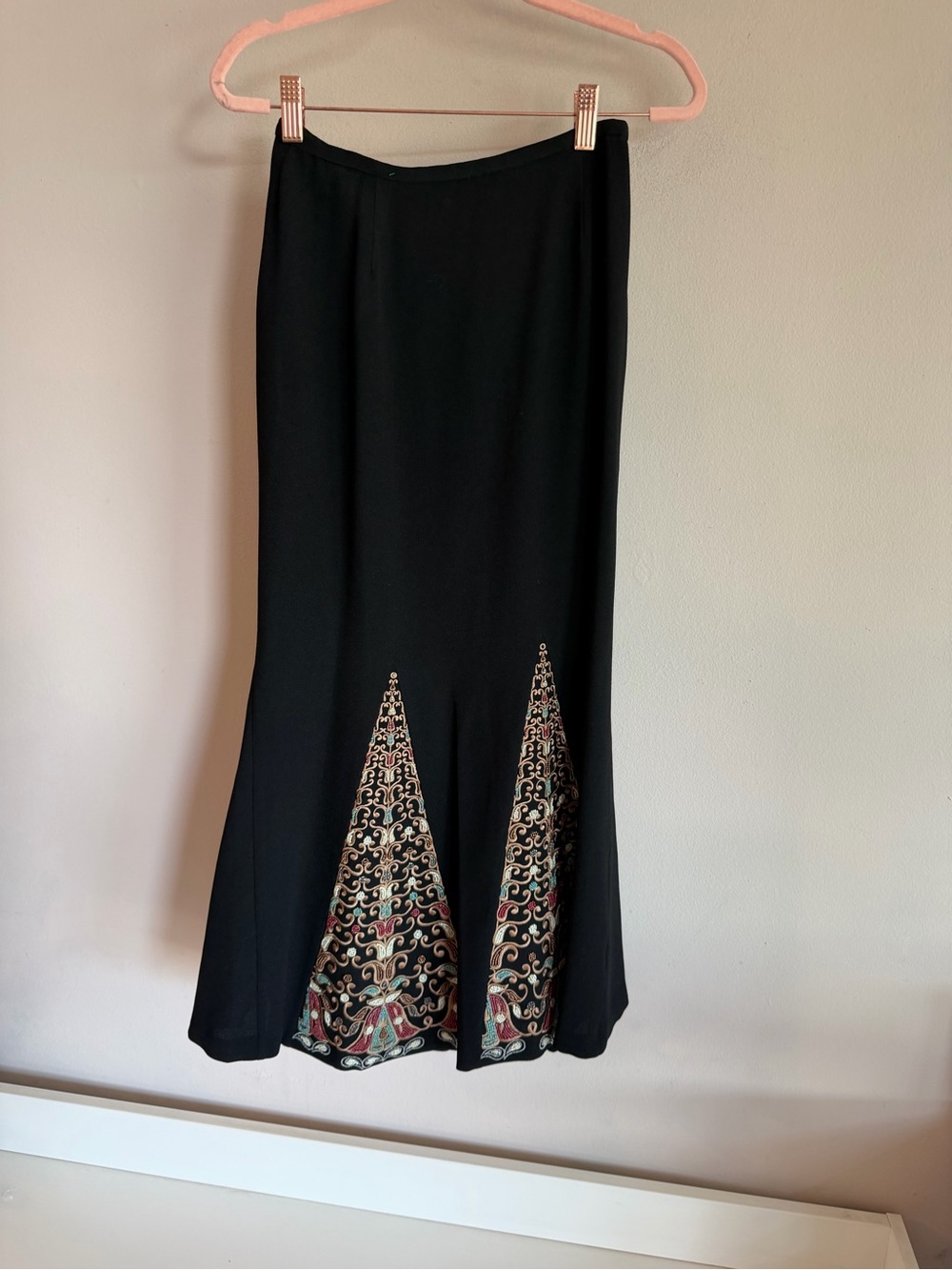 Zelda Black Beaded Embroidered Midi Skirt Mermaid Trumpet Godet Panel Size 2